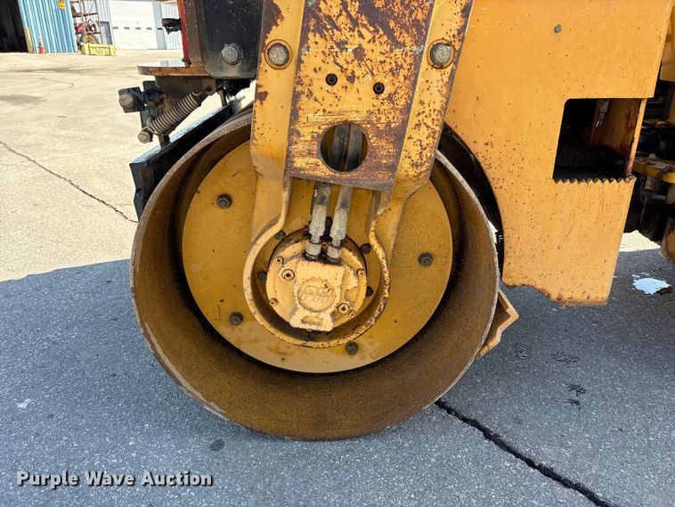 image for item FK1411 2008 Caterpillar CB24 double drum roller