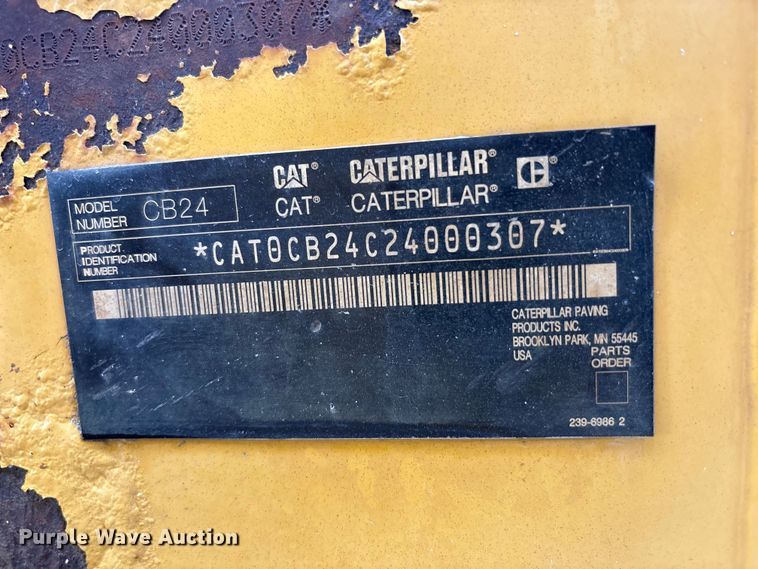 image for item FK1411 2008 Caterpillar CB24 double drum roller