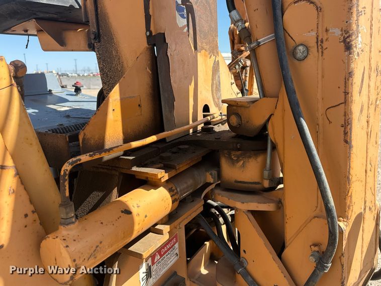 image for item FM7516 1999 Case 660 trencher