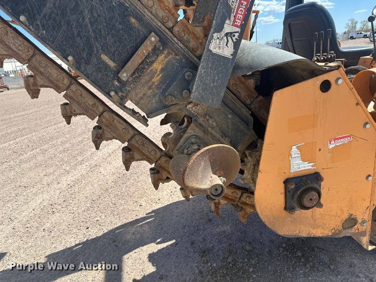 image for item FM7516 1999 Case 660 trencher