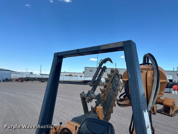 image for item FM7516 1999 Case 660 trencher