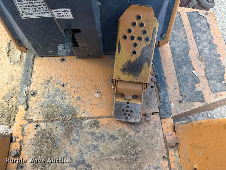 image for item FM7516 1999 Case 660 trencher
