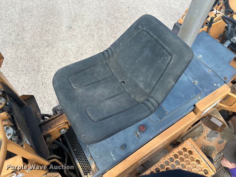 image for item FM7516 1999 Case 660 trencher