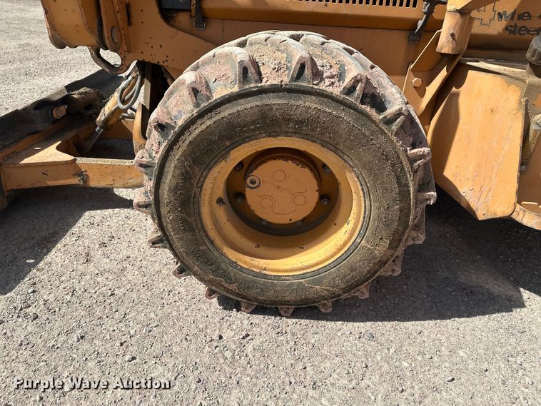 image for item FM7516 1999 Case 660 trencher
