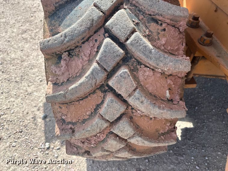 image for item FM7516 1999 Case 660 trencher