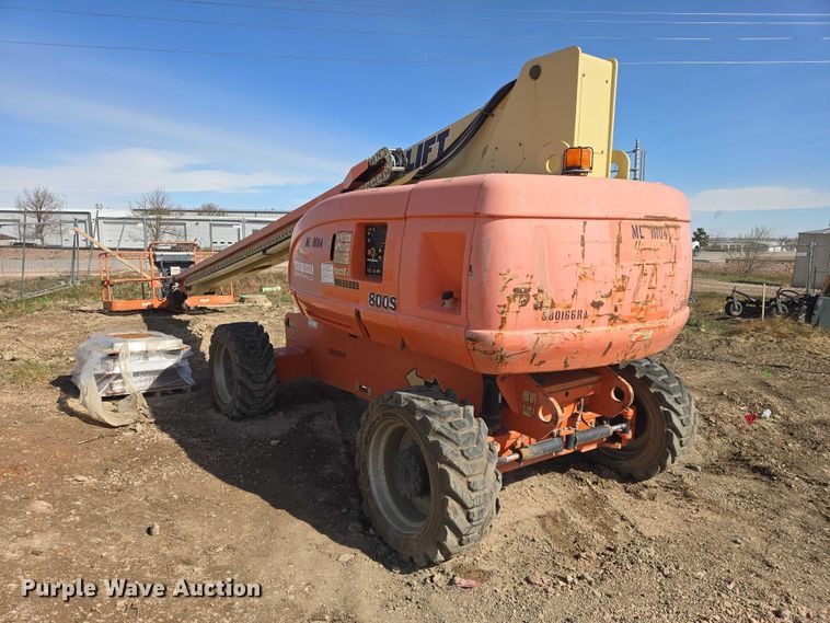image for item FM7517 2005 JLG 800S boom lift