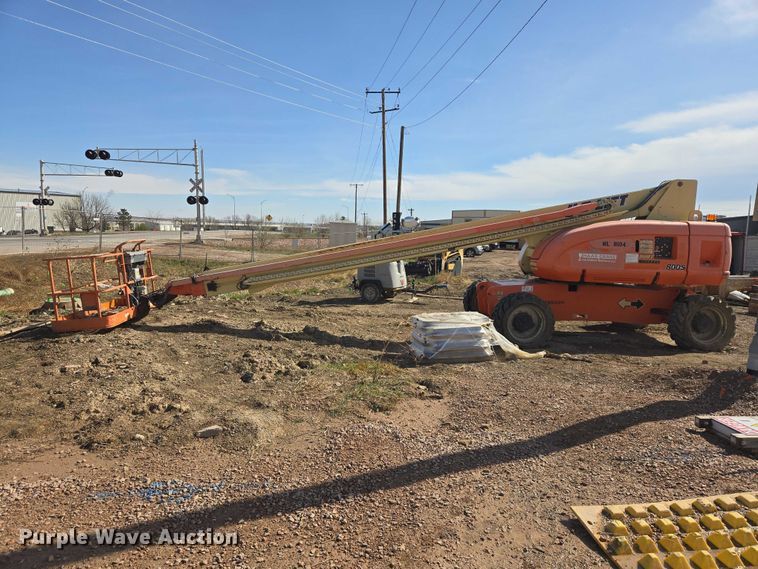 image for item FM7517 2005 JLG 800S boom lift