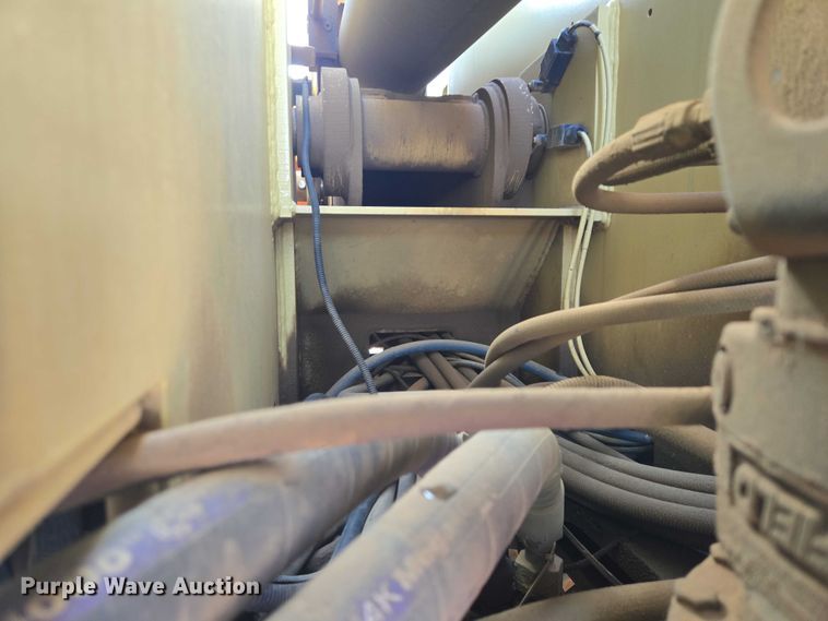 image for item FM7517 2005 JLG 800S boom lift