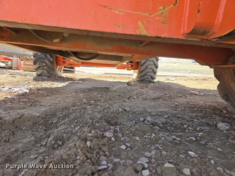 image for item FM7517 2005 JLG 800S boom lift