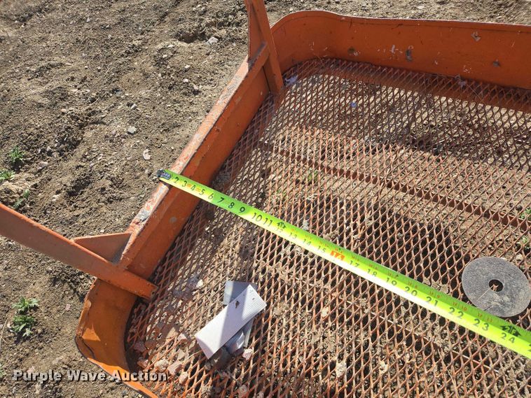 image for item FM7517 2005 JLG 800S boom lift