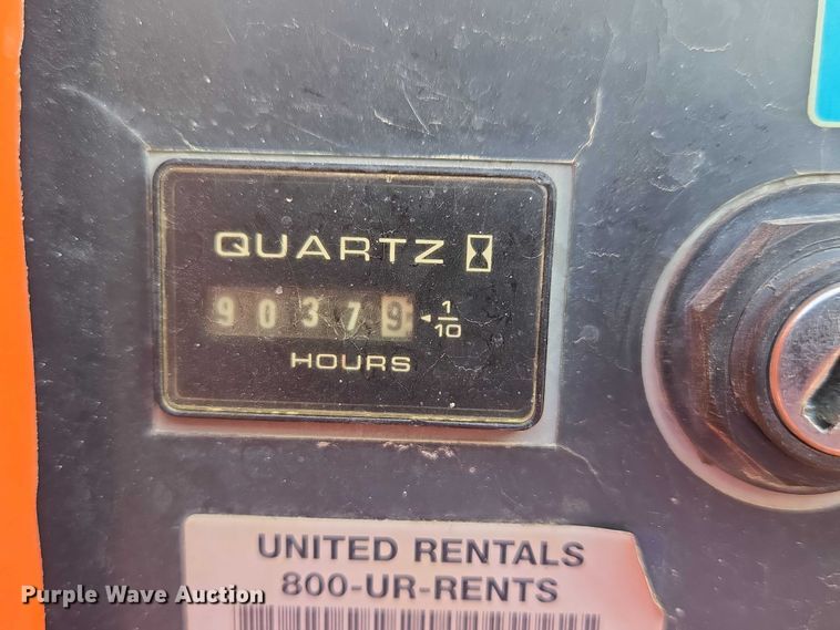 image for item FM7517 2005 JLG 800S boom lift