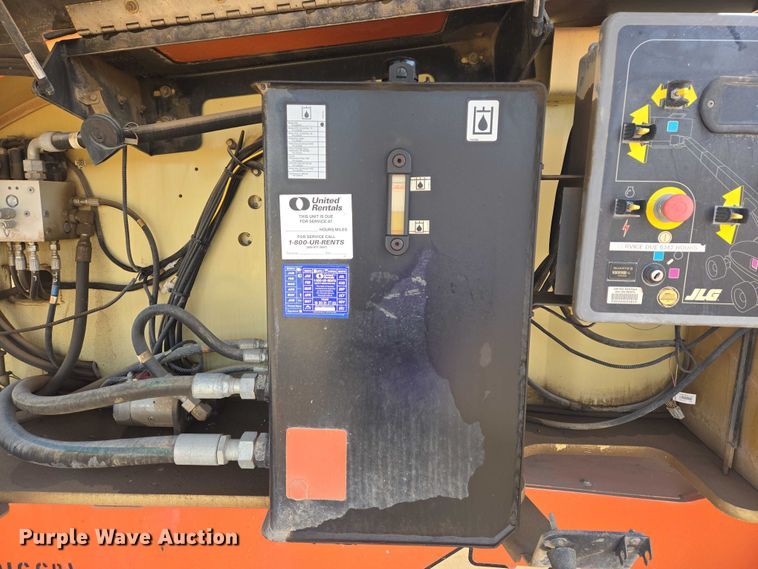 image for item FM7517 2005 JLG 800S boom lift