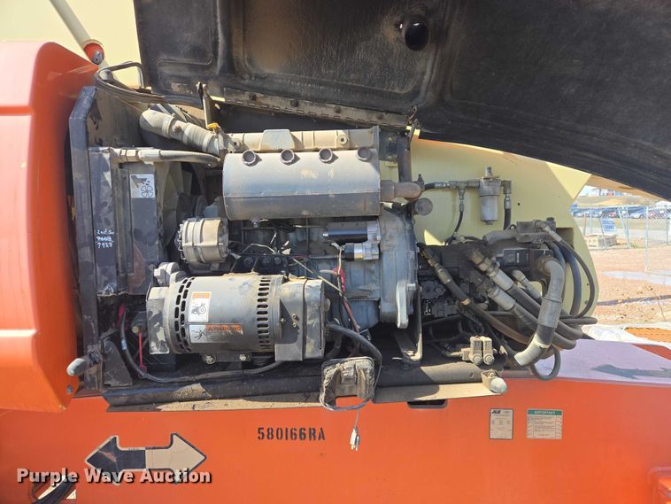 image for item FM7517 2005 JLG 800S boom lift