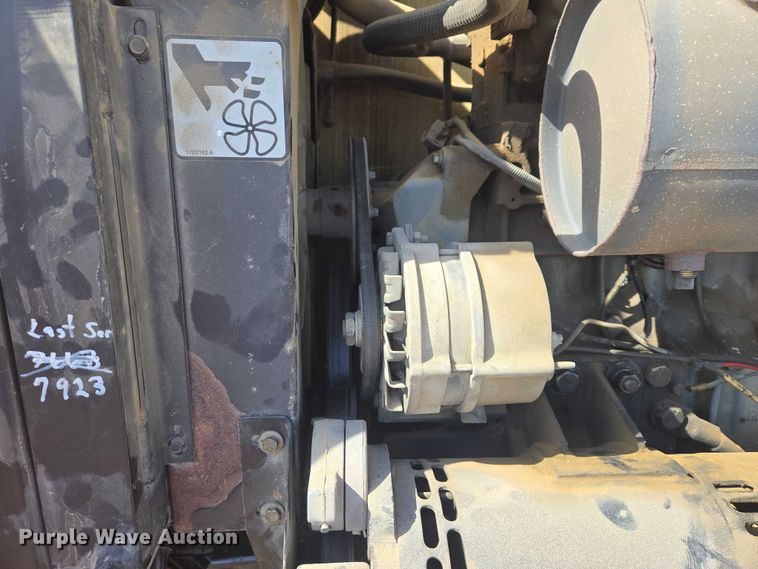 image for item FM7517 2005 JLG 800S boom lift