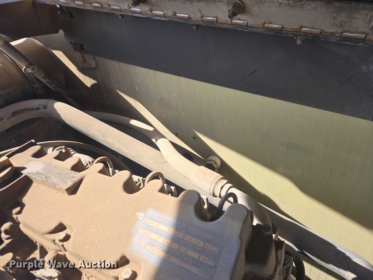 image for item FM7517 2005 JLG 800S boom lift