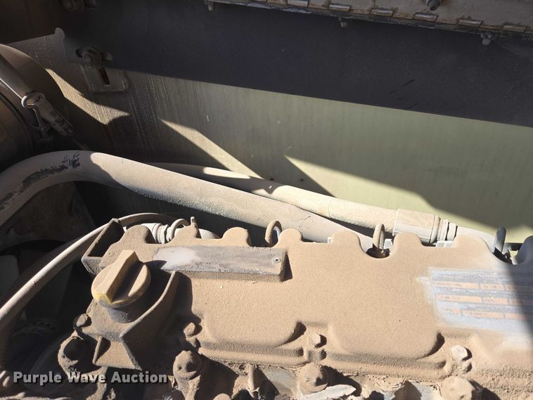 image for item FM7517 2005 JLG 800S boom lift