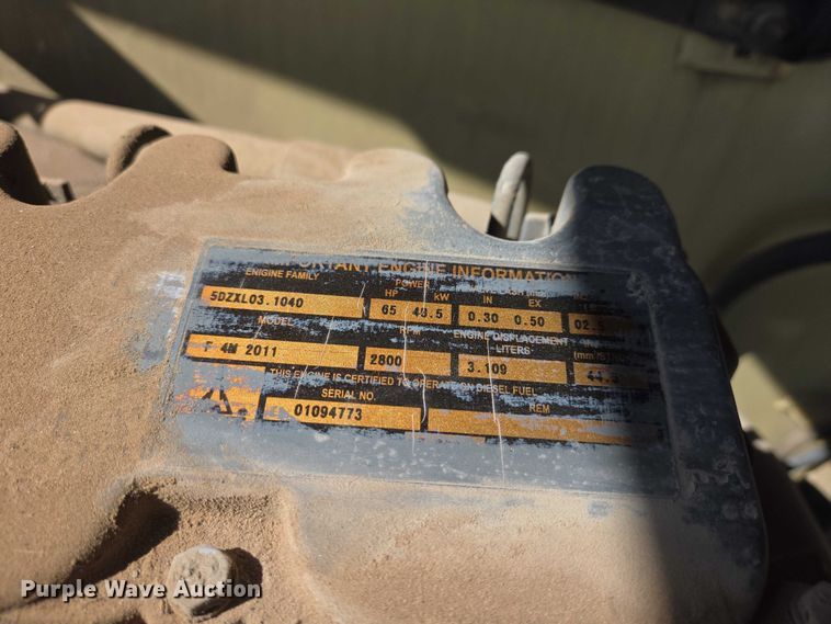 image for item FM7517 2005 JLG 800S boom lift