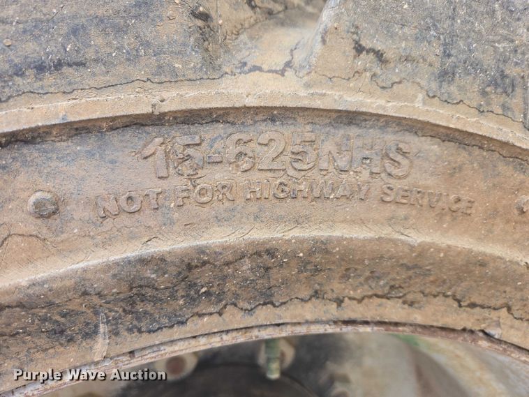 image for item FM7517 2005 JLG 800S boom lift