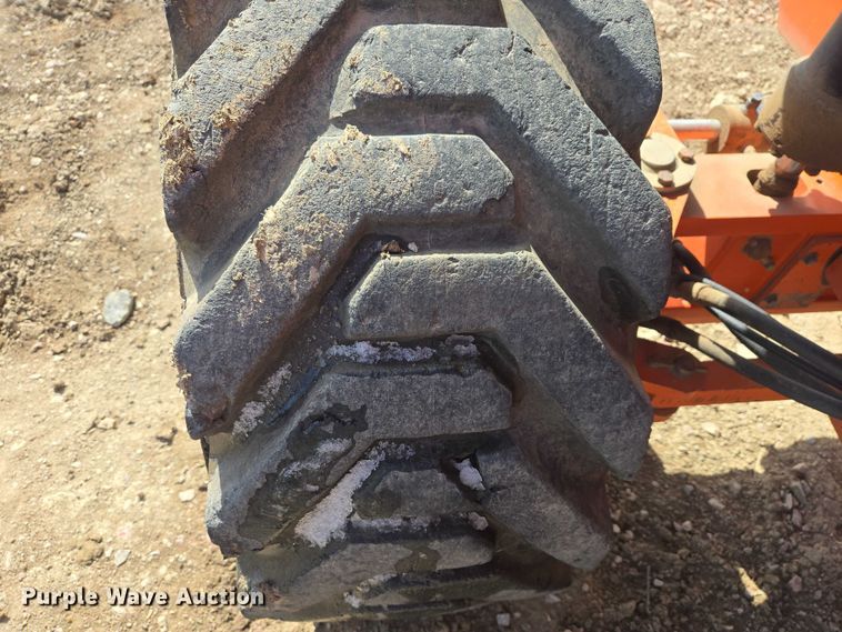 image for item FM7517 2005 JLG 800S boom lift