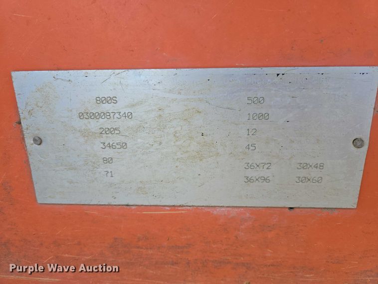 image for item FM7517 2005 JLG 800S boom lift