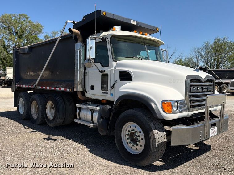 image for item FM7518 2007 Mack CV713 dump truck