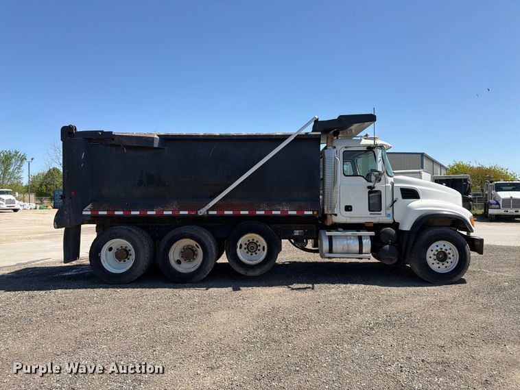 image for item FM7518 2007 Mack CV713 dump truck