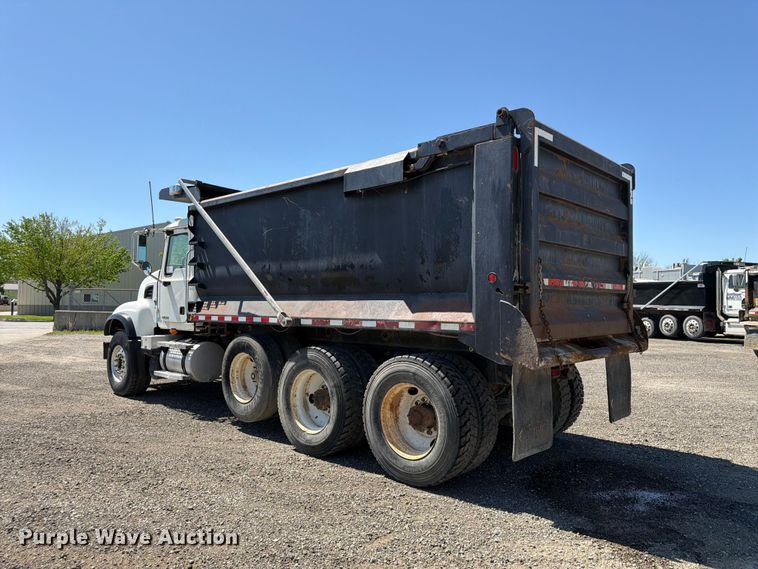 image for item FM7518 2007 Mack CV713 dump truck