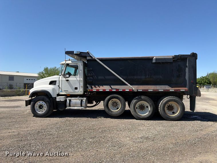 image for item FM7518 2007 Mack CV713 dump truck