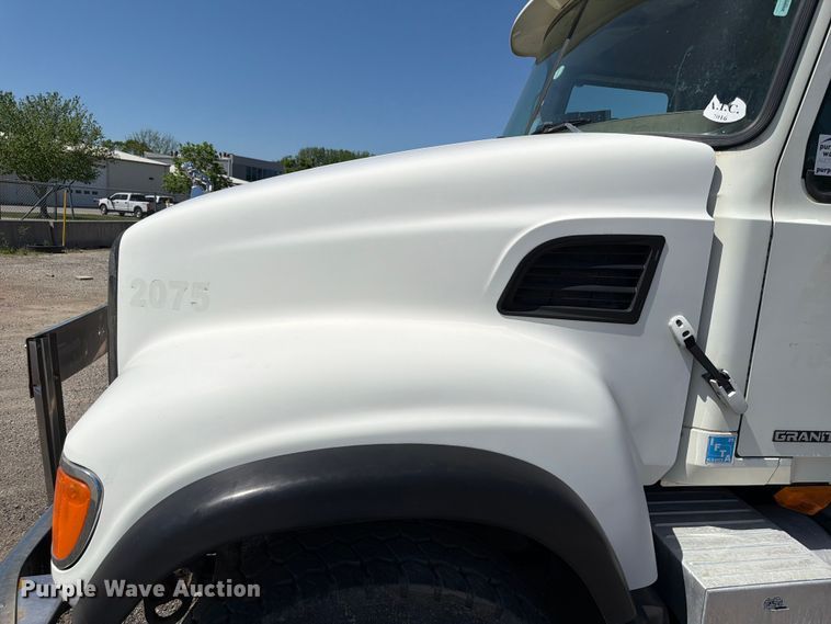 image for item FM7518 2007 Mack CV713 dump truck