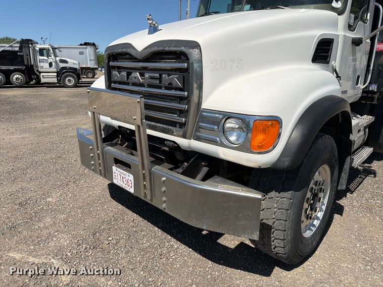 image for item FM7518 2007 Mack CV713 dump truck