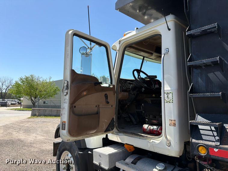 image for item FM7518 2007 Mack CV713 dump truck