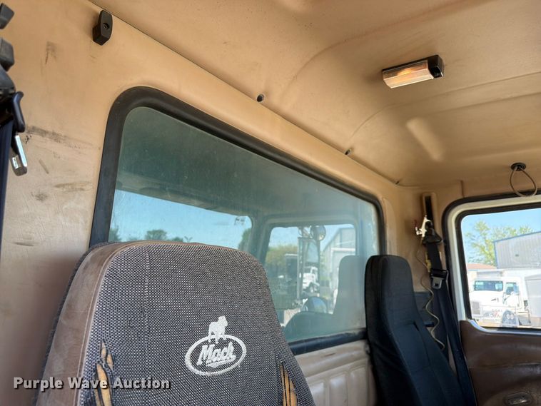 image for item FM7518 2007 Mack CV713 dump truck