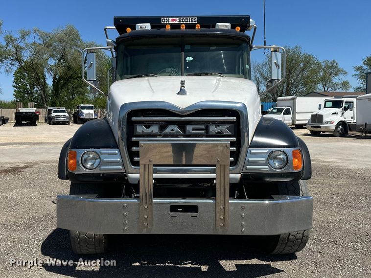 image for item FM7519 2007 Mack CV713 dump truck