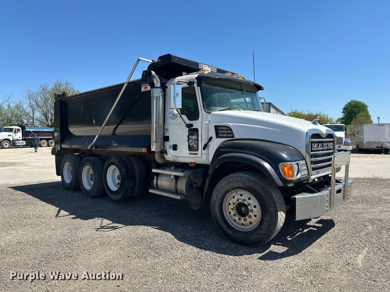 image for item FM7519 2007 Mack CV713 dump truck