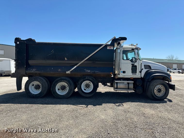 image for item FM7519 2007 Mack CV713 dump truck