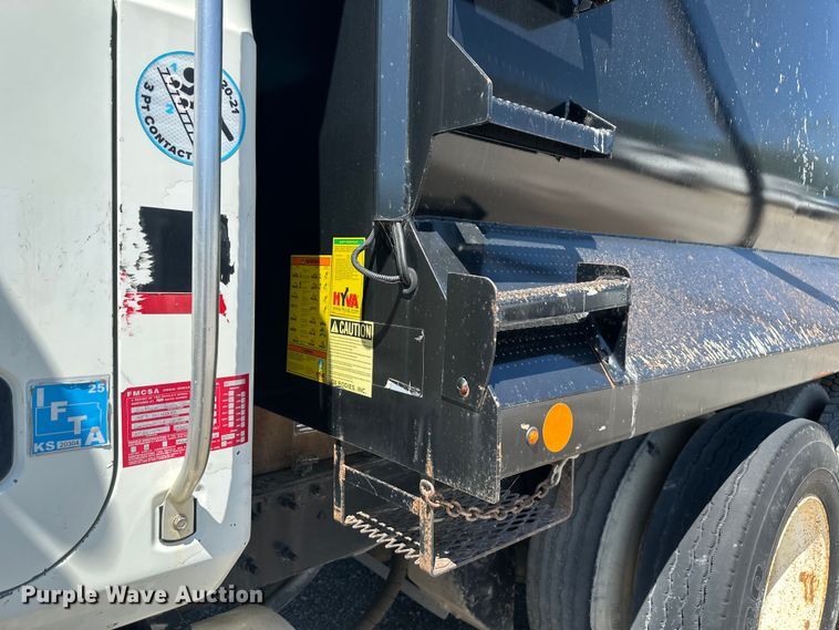 image for item FM7519 2007 Mack CV713 dump truck
