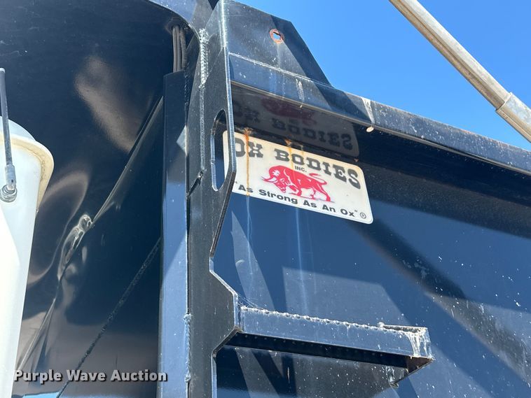image for item FM7519 2007 Mack CV713 dump truck