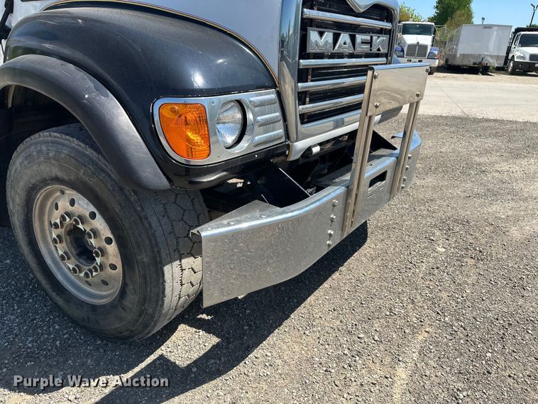 image for item FM7519 2007 Mack CV713 dump truck