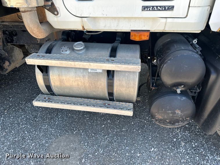 image for item FM7519 2007 Mack CV713 dump truck