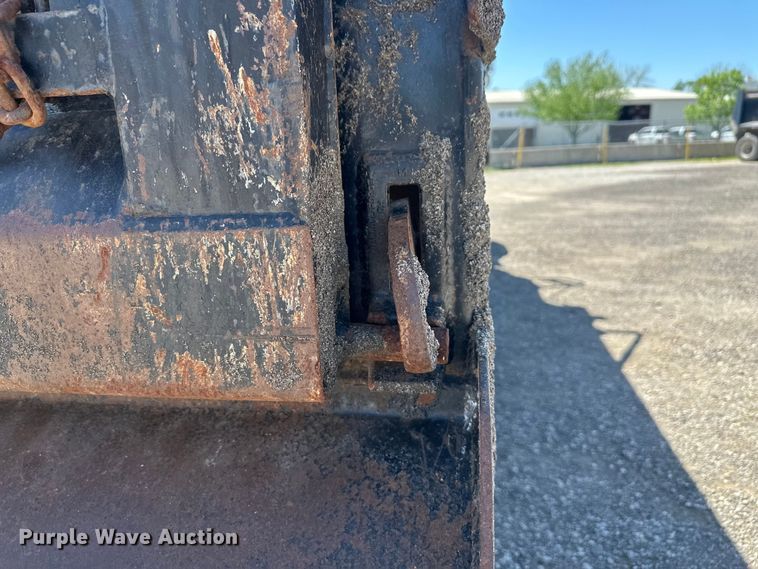 image for item FM7519 2007 Mack CV713 dump truck