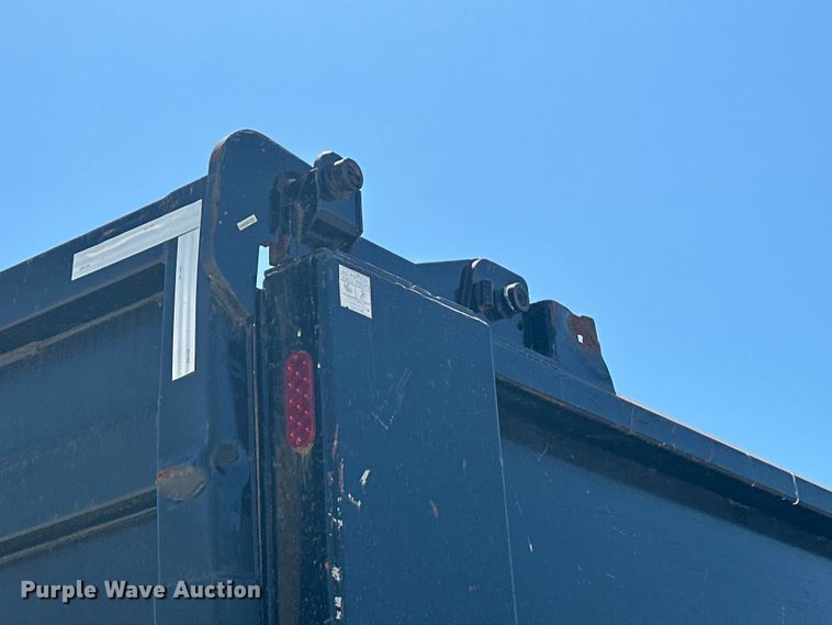 image for item FM7519 2007 Mack CV713 dump truck