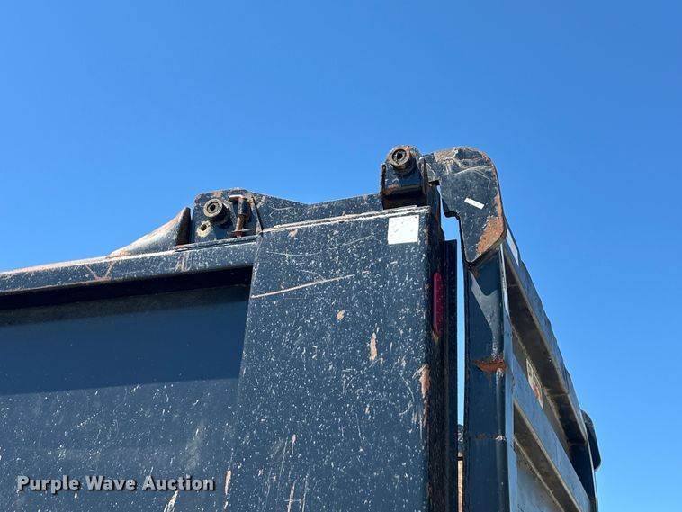 image for item FM7519 2007 Mack CV713 dump truck