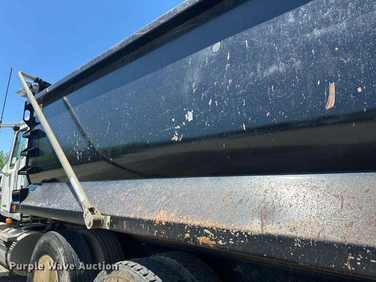 image for item FM7519 2007 Mack CV713 dump truck