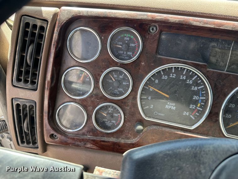 image for item FM7519 2007 Mack CV713 dump truck
