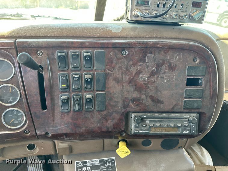 image for item FM7519 2007 Mack CV713 dump truck