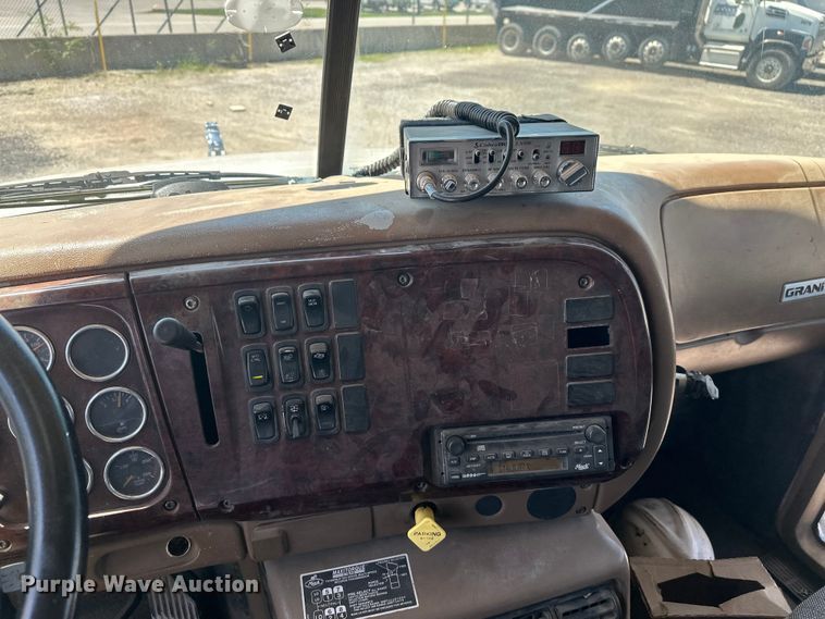 image for item FM7519 2007 Mack CV713 dump truck