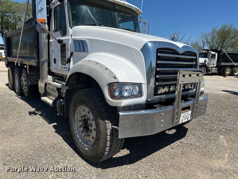 image for item FM7520 2014 Mack GU713 dump truck
