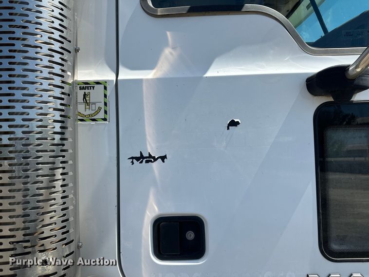 image for item FM7520 2014 Mack GU713 dump truck