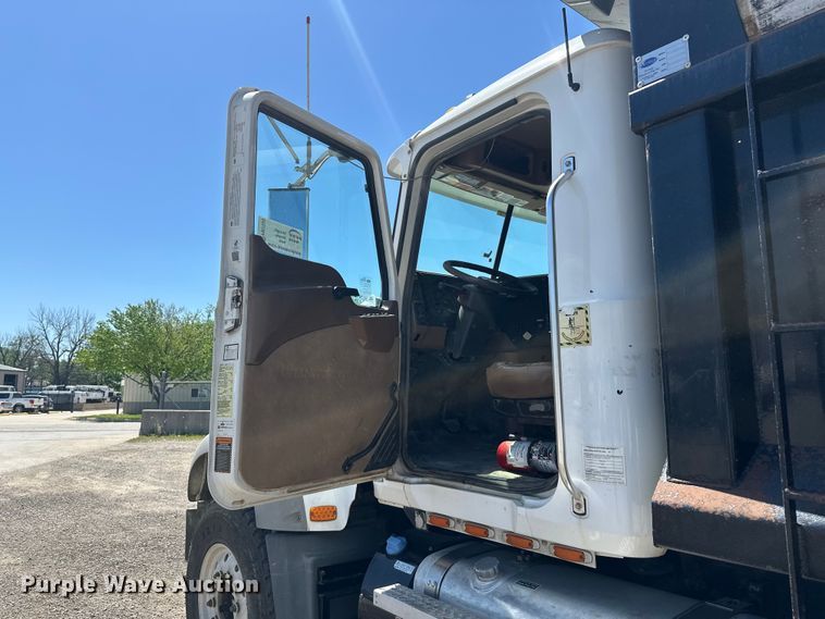 image for item FM7520 2014 Mack GU713 dump truck