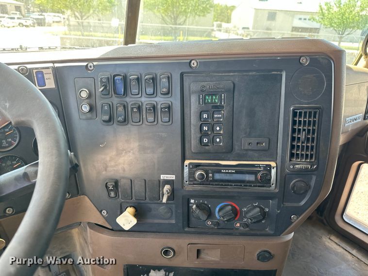 image for item FM7520 2014 Mack GU713 dump truck